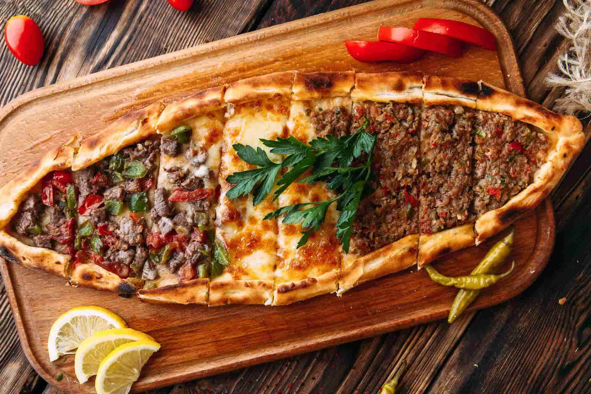 Kaşarlı Lahmacun
