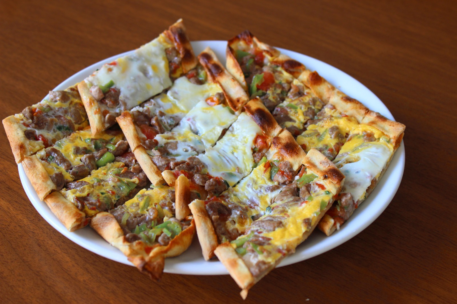 Kuşbaşılı - Yumurtalı Pide